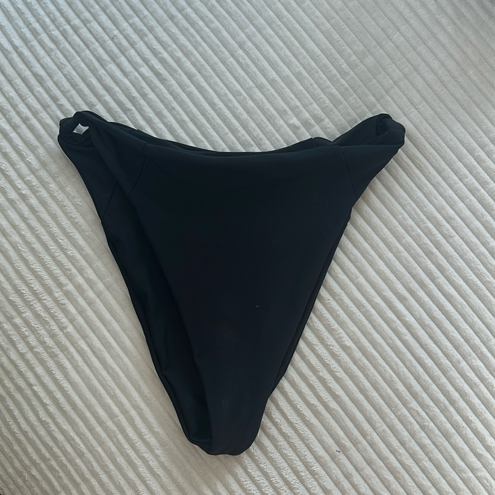 Black Skatie Salty Bottoms